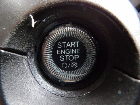 Used 2023 Jeep Renegade Latitude image 16