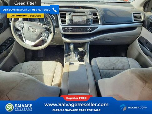 Used 2015 Toyota Highlander LE image 11
