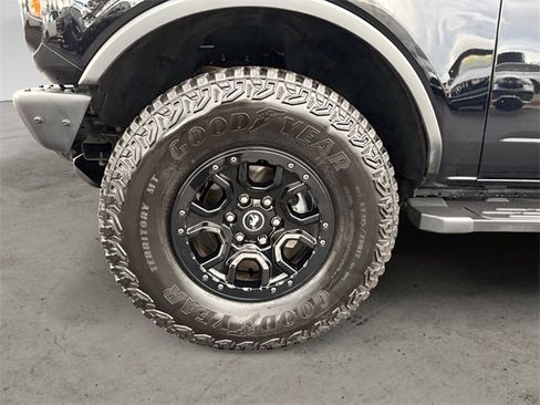 Used 2024 Ford Bronco Wildtrak image 9