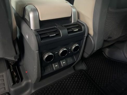 Used 2023 Land Rover Defender 130 S image 15