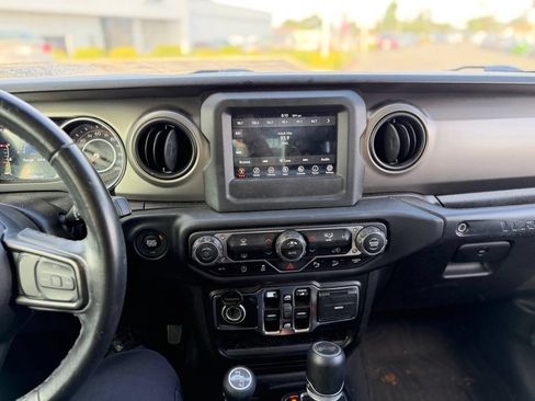 Used 2021 Jeep Wrangler Unlimited Sport AWD/4WD image 9