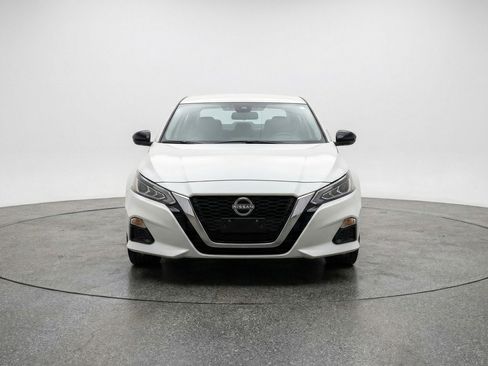 Used 2025 Nissan Altima 2.5 SV image 2