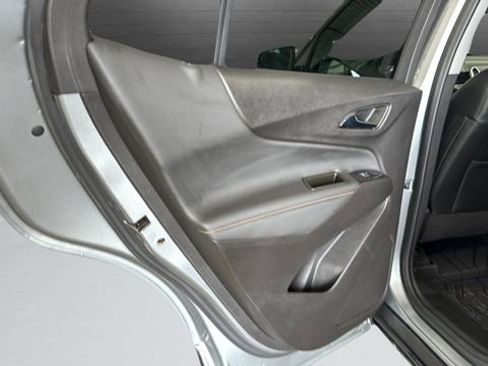 Used 2024 Chevrolet Equinox Premier image 30