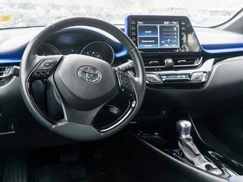 Used 2022 Toyota C-HR XLE FWD image 29