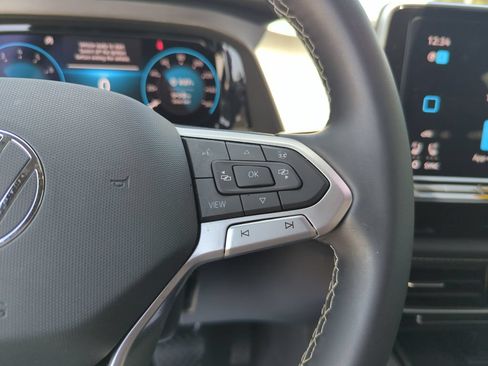 Used 2024 Volkswagen Atlas Cross Sport SE FWD image 44