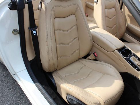 Used 2015 Maserati GranTurismo Convertible RWD image 14