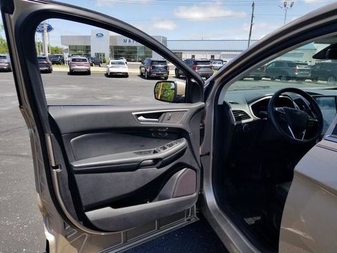 Used 2021 Ford Edge SEL w/ Convenience Package AWD/4WD image 10