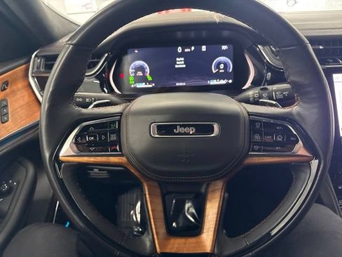 Used 2025 Jeep Grand Cherokee L Summit AWD/4WD image 39