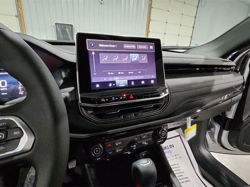 New 2026 Jeep Compass Latitude image 20