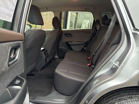 Used 2023 Nissan Rogue S image 20