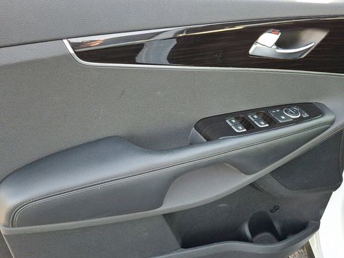Used 2019 Kia Sorento EX image 12