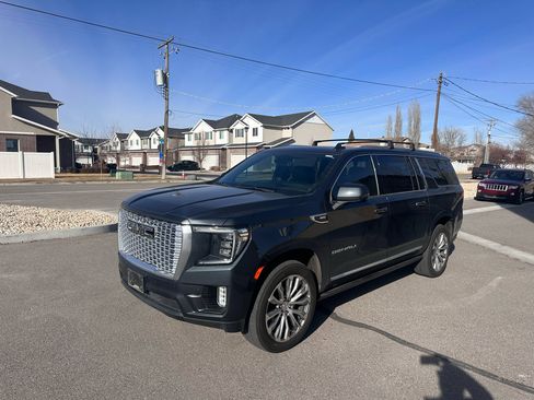 Used 2021 GMC Yukon XL Denali image 7