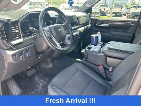 Used 2025 Chevrolet Silverado 1500 LT RWD image 12
