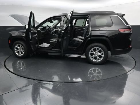 Used 2023 Jeep Grand Cherokee L Limited AWD/4WD image 42