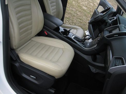 Used 2015 Ford Edge SEL w/ Equipment Group 201A image 36