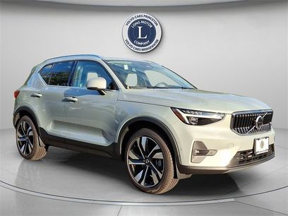 New 2025 Volvo XC40 B5 Ultra w/ Protection Package Premier