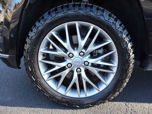 Used 2018 Jeep Grand Cherokee Summit w/ Platinum Series Group image 41