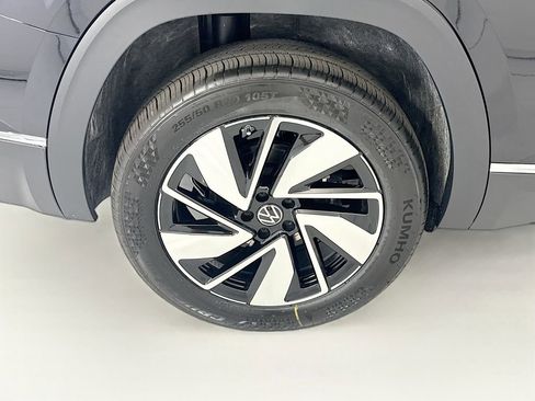 New 2026 Volkswagen Atlas SEL AWD/4WD image 32