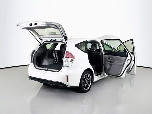 Used 2015 Toyota Prius V Five FWD image 20