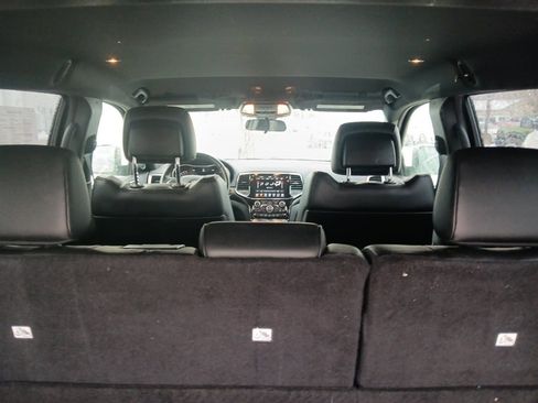 Used 2021 Jeep Grand Cherokee Laredo X image 14