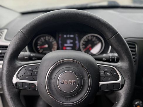 Used 2018 Jeep Compass Sport image 13