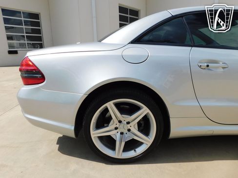 Used 2009 Mercedes-Benz SL 550 image 28