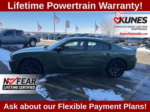 Used 2022 Dodge Charger SXT w/ Blacktop Package RWD image 15