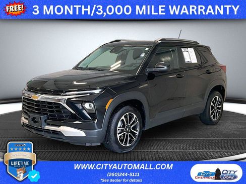 Used 2025 Chevrolet TrailBlazer LT FWD image 1
