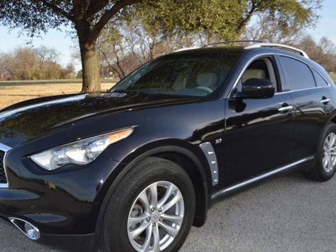 Used 2017 INFINITI QX70 2WD w/ Premium Package image 4