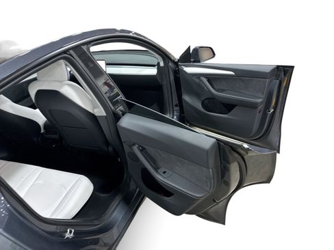 Certified 2023 Tesla Model Y Long Range AWD/4WD image 12
