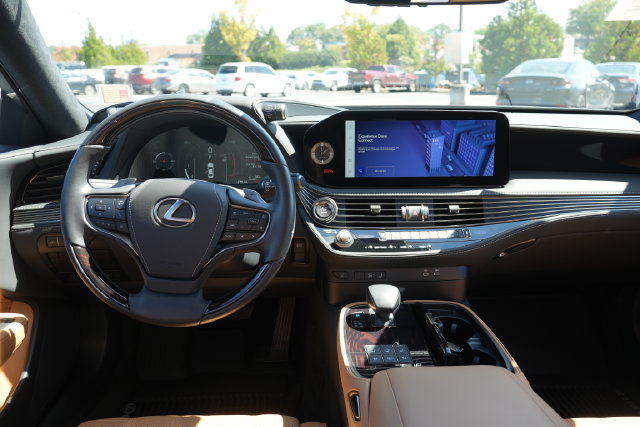 Used 2024 Lexus LS 500 w/ Interior Upgrade Package RWD image 21