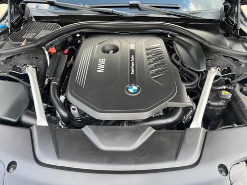 Used 2019 BMW 740i image 9