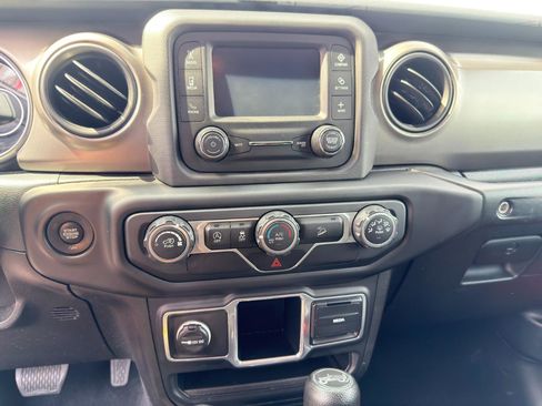 Used 2018 Jeep Wrangler Unlimited Sport image 41