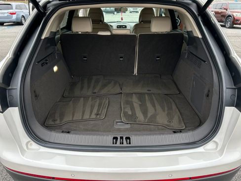 Used 2019 Lincoln Nautilus Reserve image 12