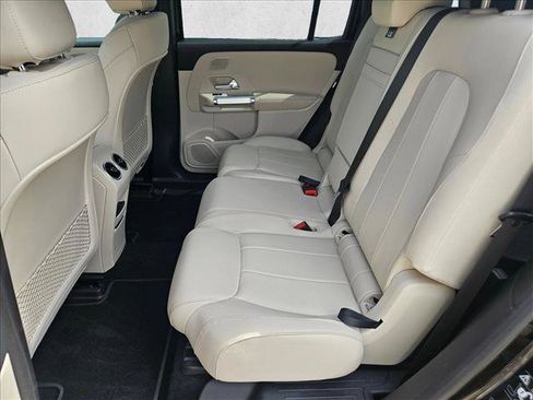 Used 2023 Mercedes-Benz EQB 300 4MATIC image 13