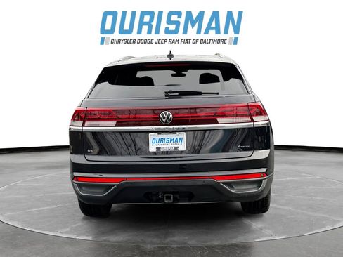Used 2023 Volkswagen Atlas SE w/ Black Wheel Package image 5