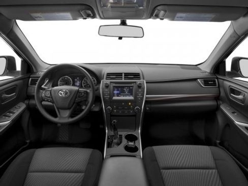 Used 2017 Toyota Camry LE FWD image 9