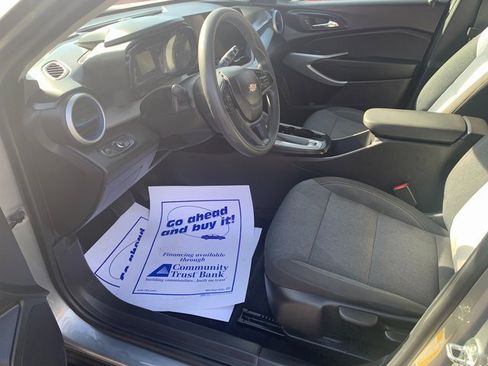 Used 2024 Chevrolet Trax LS w/ LS Convenience Package image 5