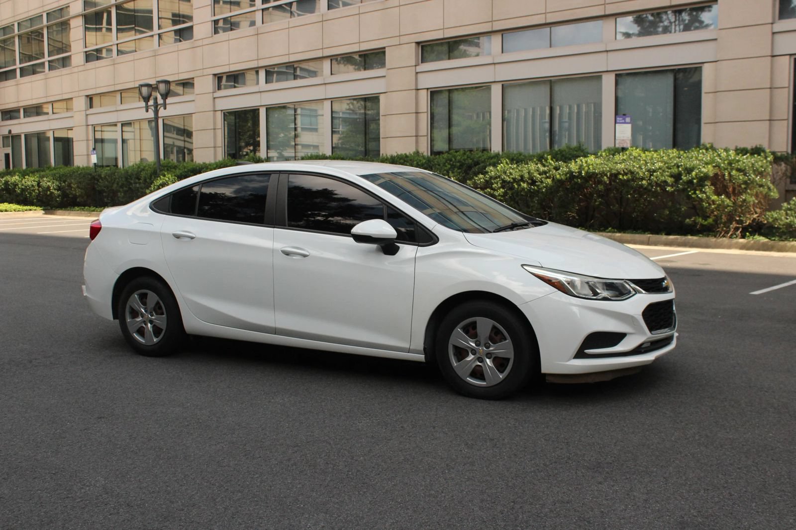 Used 2018 Chevrolet Cruze LS FWD image 2