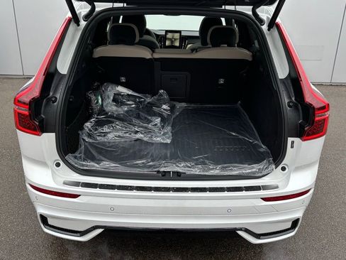New 2026 Volvo XC60 T8 Plus w/ Protection Package Premier AWD/4WD image 17