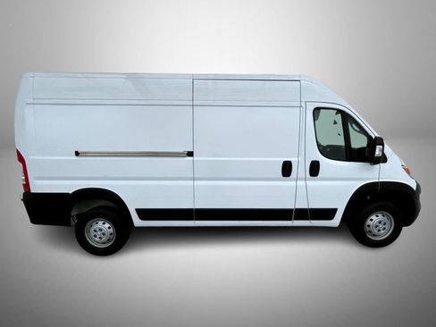 Used 2025 RAM ProMaster 2500 w/ Convenience Group FWD image 4