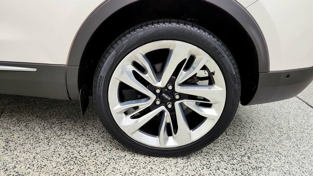 Used 2017 Lincoln MKX Reserve AWD/4WD image 9