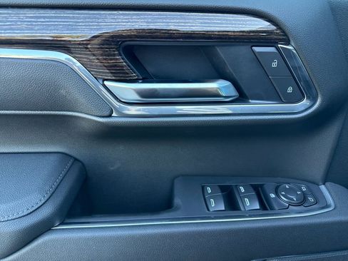 New 2026 GMC Sierra 1500 SLE w/ LPO, Black Badging Package image 10