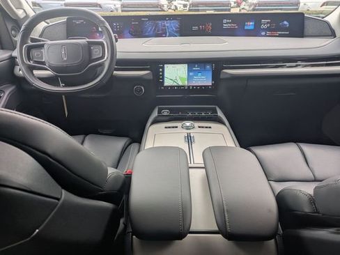 New 2026 Lincoln Navigator L Reserve AWD/4WD image 13