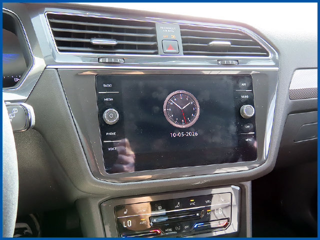 Used 2023 Volkswagen Tiguan SE AWD/4WD image 17