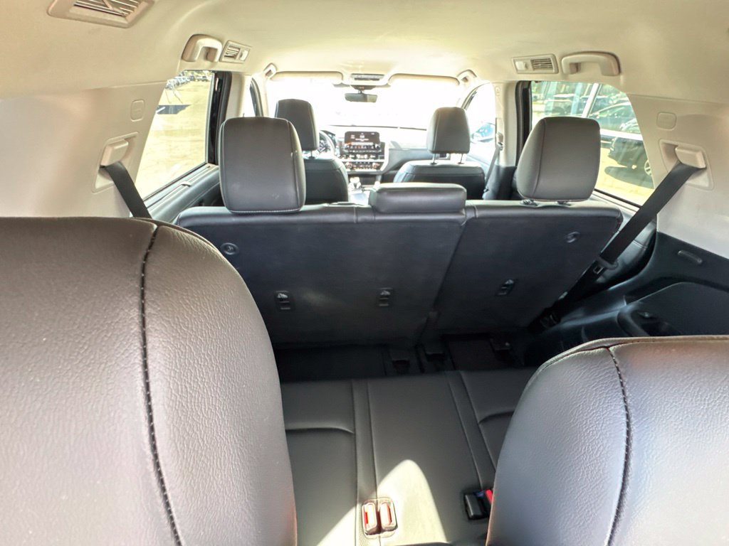 Used 2025 Nissan Pathfinder SL AWD/4WD image 13