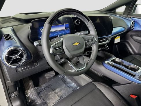 New 2026 Chevrolet Equinox EV LT image 9