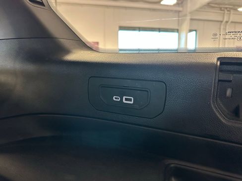 Used 2021 Jeep Grand Cherokee L Overland w/ Luxury Tech Group IV image 44