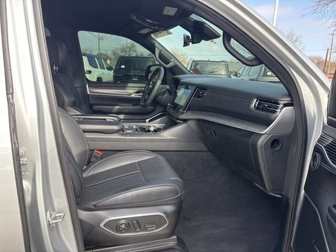 Used 2023 Jeep Wagoneer Series II image 10