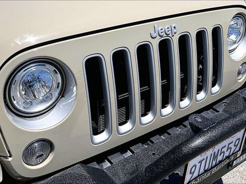 Used 2017 Jeep Wrangler Unlimited Sahara w/ Quick Order Package 24E Chief AWD/4WD image 33